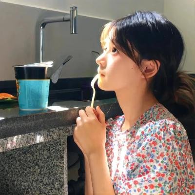 窗外是蓝星封面
